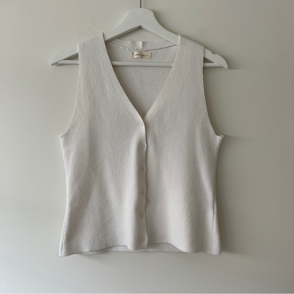 James Street Co Keaton Vest in White - Picture 2 of 6